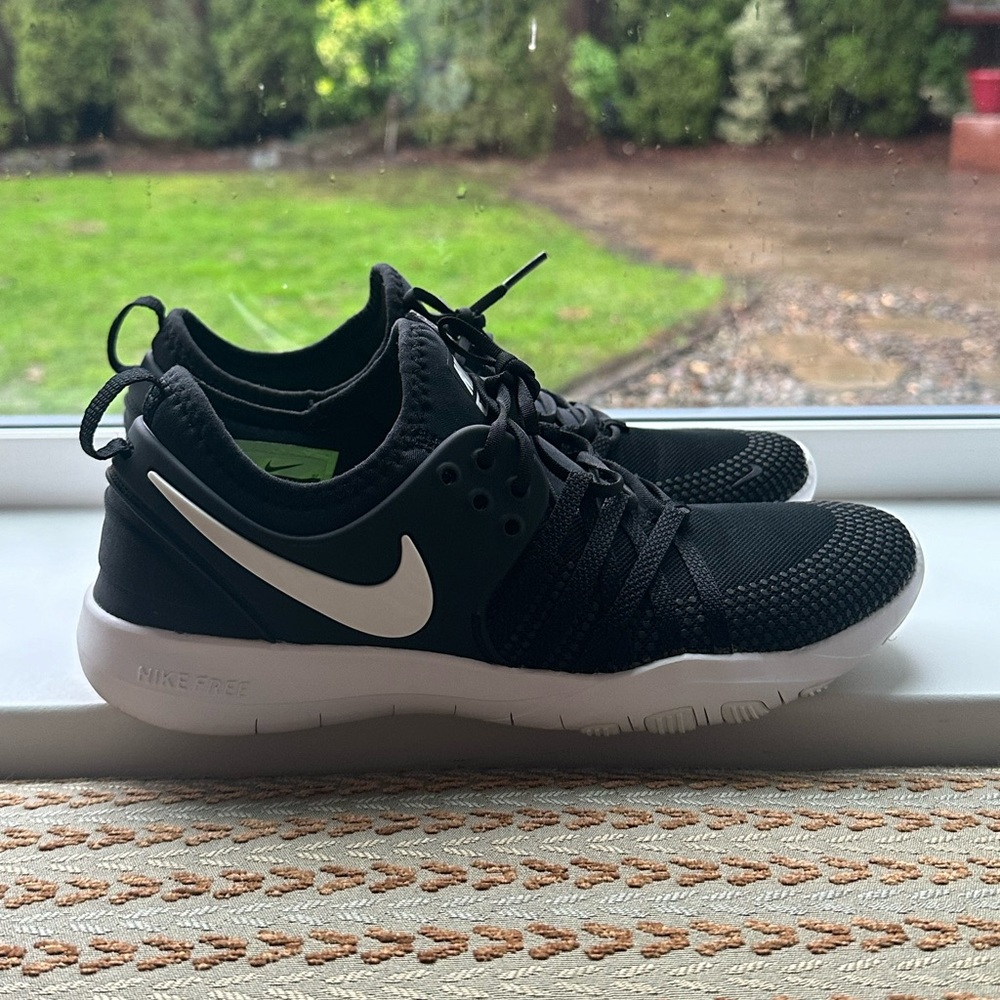Black and White Nike Free Tr 7 - Size 7 Training Shoes